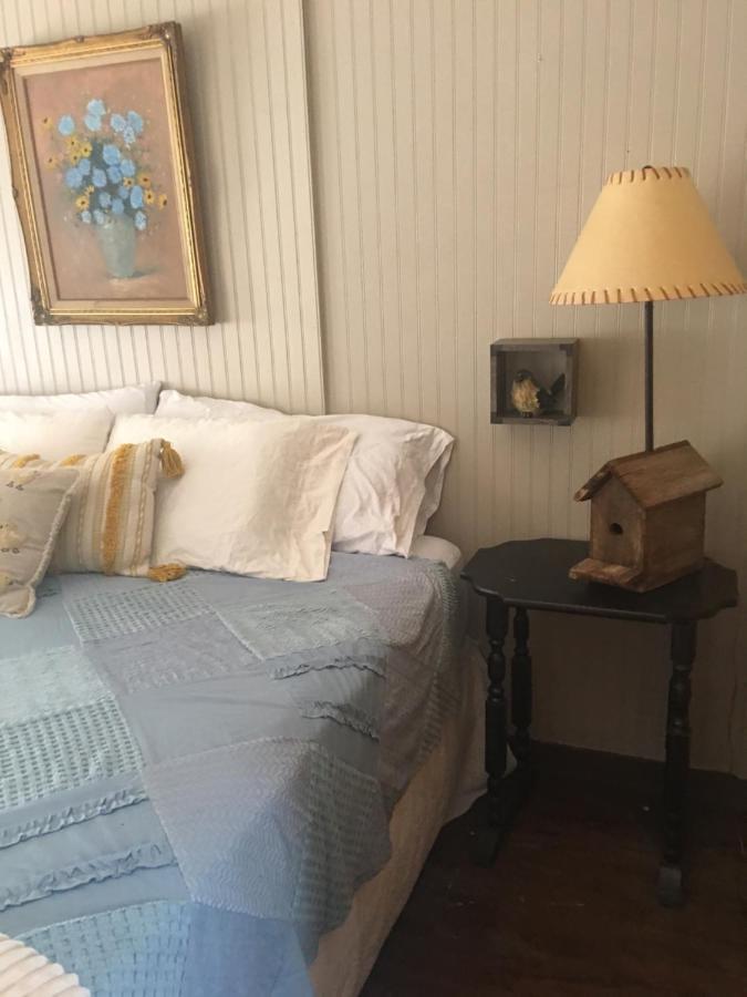 Acorn Hideaways Canton Sweet Tweet Guesthouse King Bed Exterior photo